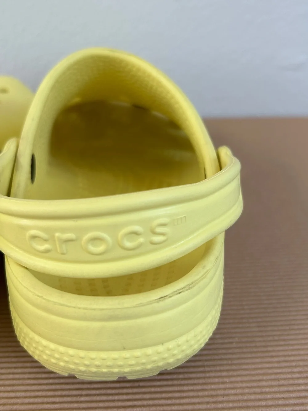 Yellow Crocs Classic Clogs Junior Size J3 Kids 3 With Jibbitz Charms